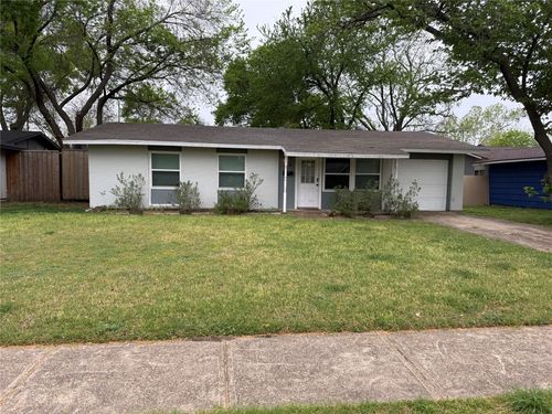 819 Loganwood Ave, Richardson, TX, 75080-3036 | Card Image