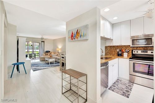 f101-1925 Courtyard Way, NAPLES, FL, 34112-9325 | Card Image