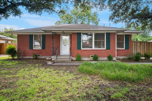 2952 Eric Ln, Farmers Branch, TX, 75234-6491 | Card Image