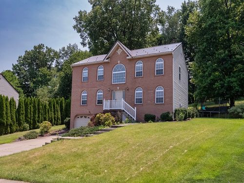2013 Blossom Dr, Gibsonia, PA, 15044-9293 | Card Image