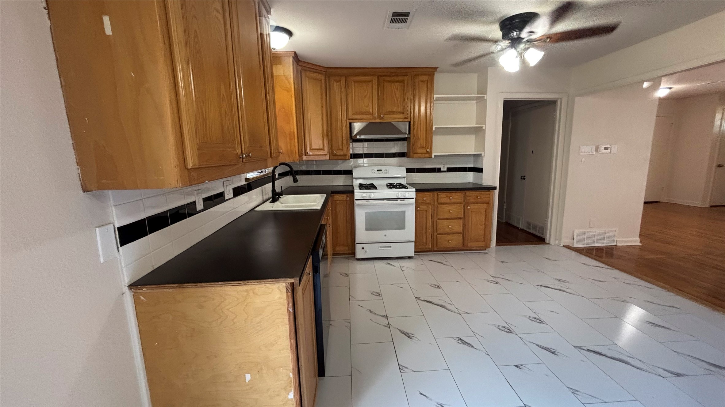 Residential Lease in Ponder 4