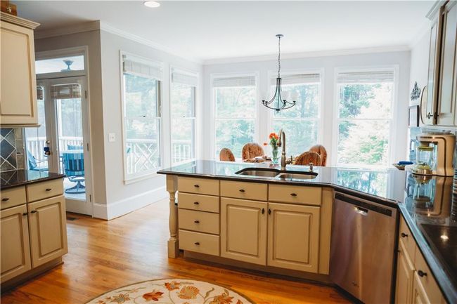 605 Lake Medlock Dr, House other with 5 bedrooms, 5 bathrooms and 2 parking in Johns Creek GA | Image 7