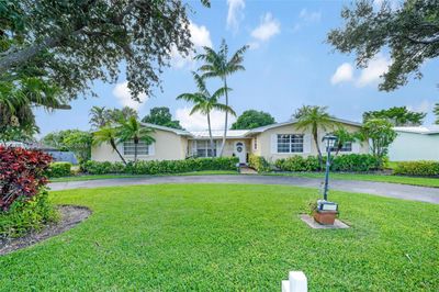 17640 Sw 84th Ct, House other with 3 bedrooms, 2 bathrooms and null parking in Palmetto Bay FL | Image 2