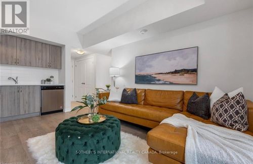 218 Law Dr, Guelph, ON, N1E0P6 | Card Image