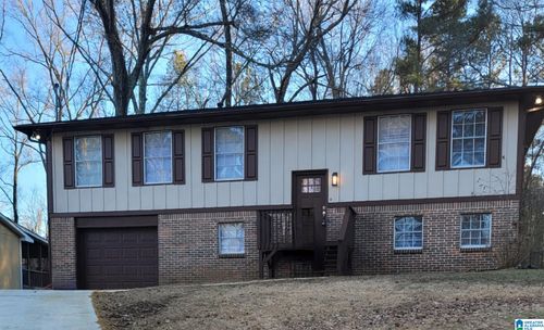 2212 Gaylewood Dr, Bessemer, AL, 35022-4931 | Card Image