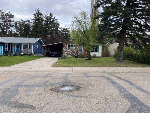 5709 53 Street Close, Rocky Mountain House, AB, T4T1M6 | Card Image