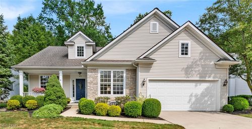 693 Coronado Cir, Avon Lake, OH, 44012-2785 | Card Image
