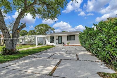 2635 Fillmore St, House other with 2 bedrooms, 1 bathrooms and null parking in Hollywood FL | Image 3