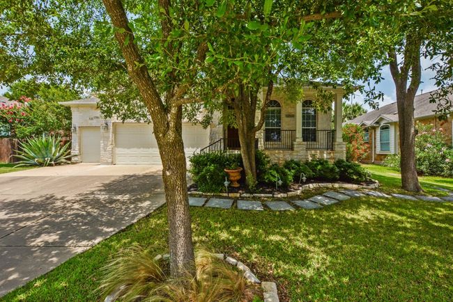 Welcome to 502 Mandarin Flyway, a beautifully maintained one-story home in the Silver Oak community. | Image 6
