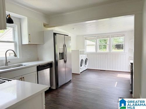 2124 Lester Ln, HOOVER, AL, 35226-1229 | Card Image