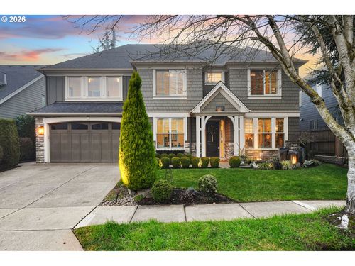 2863 Olympic St, Woodburn, OR, 97071-7695 | Card Image