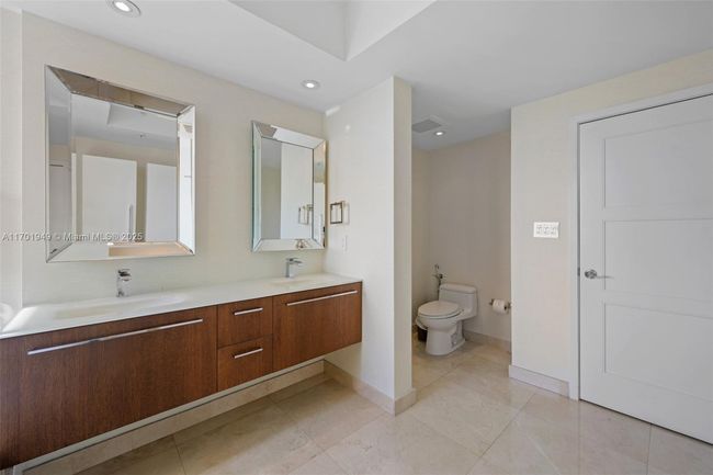APT-1012 - 19400 Turnberry Way, Condo with 3 bedrooms, 3 bathrooms and null parking in Aventura FL | Image 19