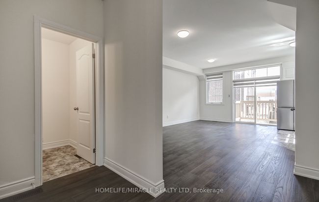 28 Yvonne Dr, House attached with 3 bedrooms, 4 bathrooms and 1 parking in Brampton ON | Image 8