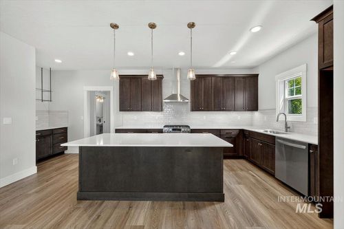 134 N Edgewood Ln, Eagle, ID, 83616-5305 | Card Image