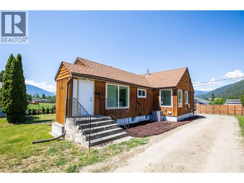 710 Devon Street, Creston, BC, V0B1G6 | Card Image