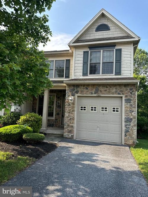 142 Scully Pl, LEWISBERRY, PA, 17339-8857 | Card Image