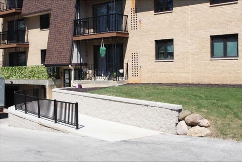 3239 S 58th St, Milwaukee, WI, 53219-4304 | Card Image