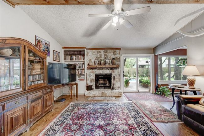 9001 Bubbling Springs Trl, House other with 4 bedrooms, 2 bathrooms and 4 parking in Austin TX | Image 4