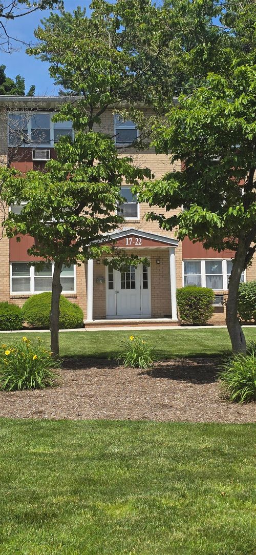 a18-2 Radio Ave, Secaucus, NJ, 07094-3845 | Card Image