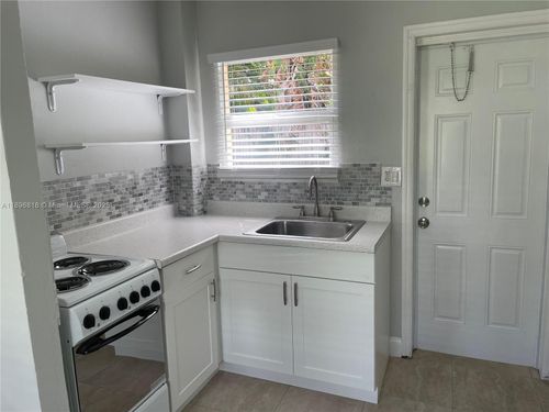 3-2805 Ne 6th Ln, Wilton Manors, FL, 33334-2509 | Card Image