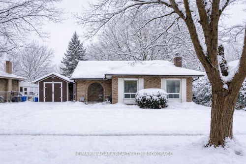 5674 Hillcrest Cres, Niagara Falls, ON, L2J2A5 | Card Image