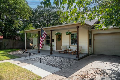 2017 Bluebonnet Dr, Fort Worth, TX, 76111-1606 | Card Image