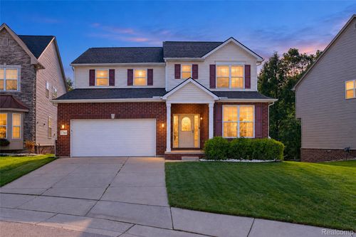 27363 Victoria Rd, Novi, MI, 48374-1036 | Card Image