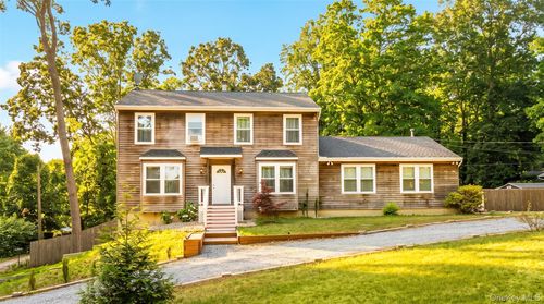 370 S Country Rd, Brookhaven, NY, 11719-9768 | Card Image