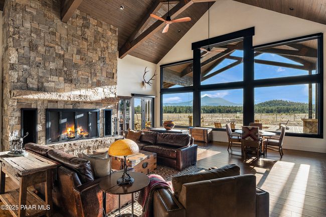 Great Room | Image 17