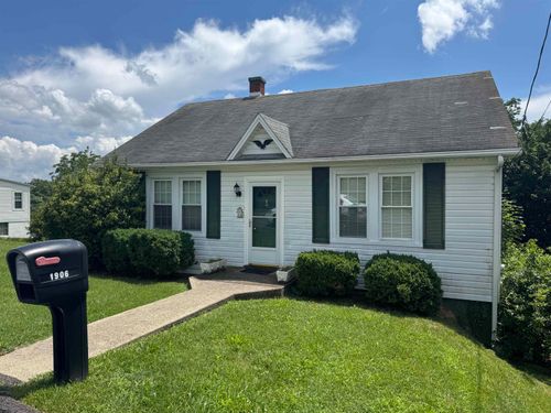 1906 First St, Staunton, VA, 24401 | Card Image