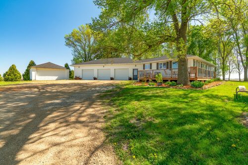 4941 210th Ave, Wells, MN, 56097-3207 | Card Image