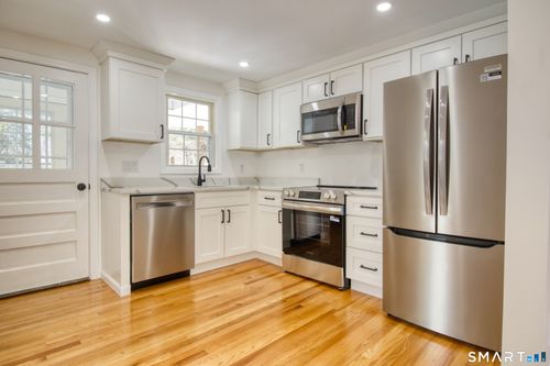 74 Dividend Rd, Rocky Hill, CT, 06067-2605 | Card Image