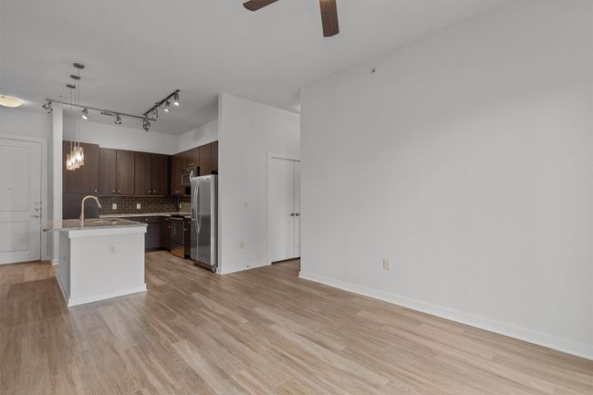 UNIT-2027 - 1900 Barton Springs Rd, Condo with 2 bedrooms, 2 bathrooms and null parking in Austin TX | Image 10