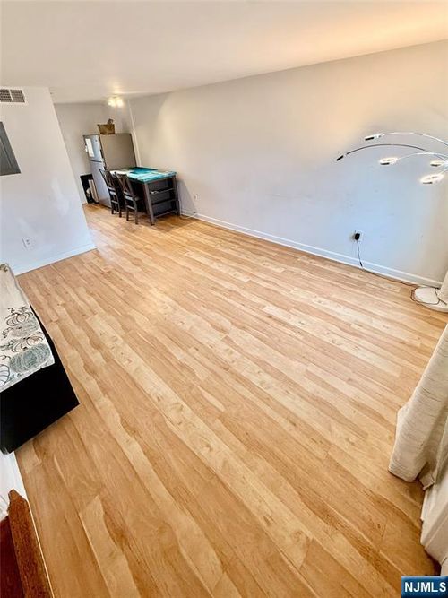 130 Glenbrook Pkwy, Englewood, NJ, 07631-2158 | Card Image