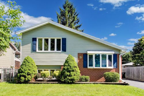 524 Redwing Dr, Round Lake Beach, IL, 60073-2266 | Card Image