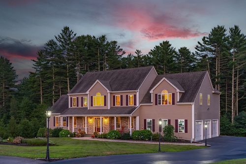5 Azalea Ln, Upton, MA, 01568-1729 | Card Image