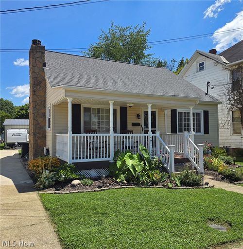 421 Williams Ave, Williamstown, WV, 26187-1245 | Card Image