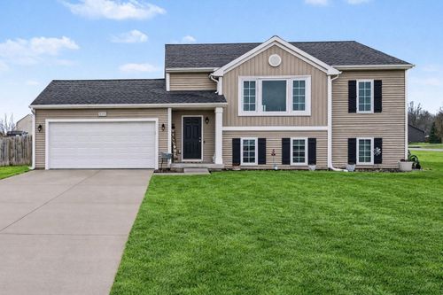 30861 Mission St, Paw Paw, MI, 49079-8076 | Card Image