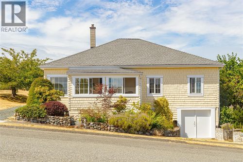 332 Gatacre St, Ladysmith, BC, V9G1S4 | Card Image