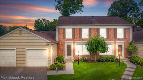 1157 Pine Ridge Ct, Rochester Hills, MI, 48306-4244 | Card Image