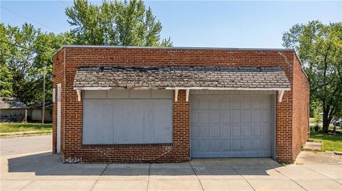 1617 N 3rd St, Saint Joseph, MO, 64505-2530 | Card Image