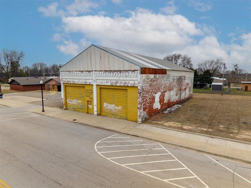 803 S Main St, Paden, OK, 74860-9299 | Card Image