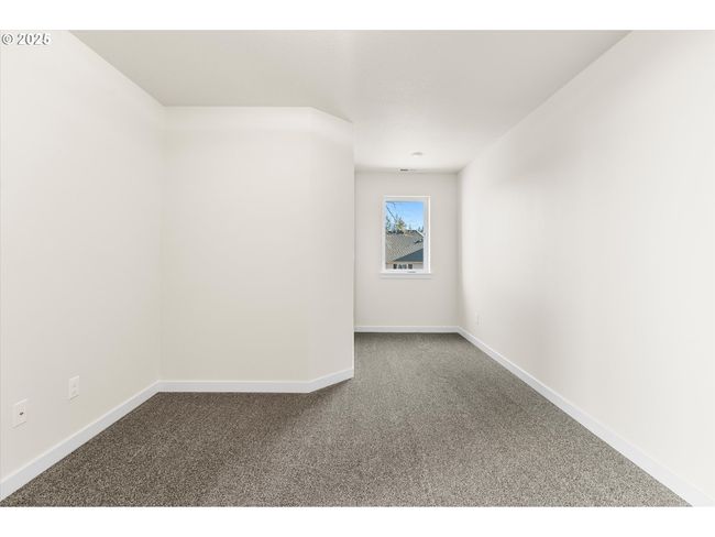 6307 Se Chloe Rose Way, House attached with 3 bedrooms, 3 bathrooms and 1 parking in Milwaukie OR | Image 17