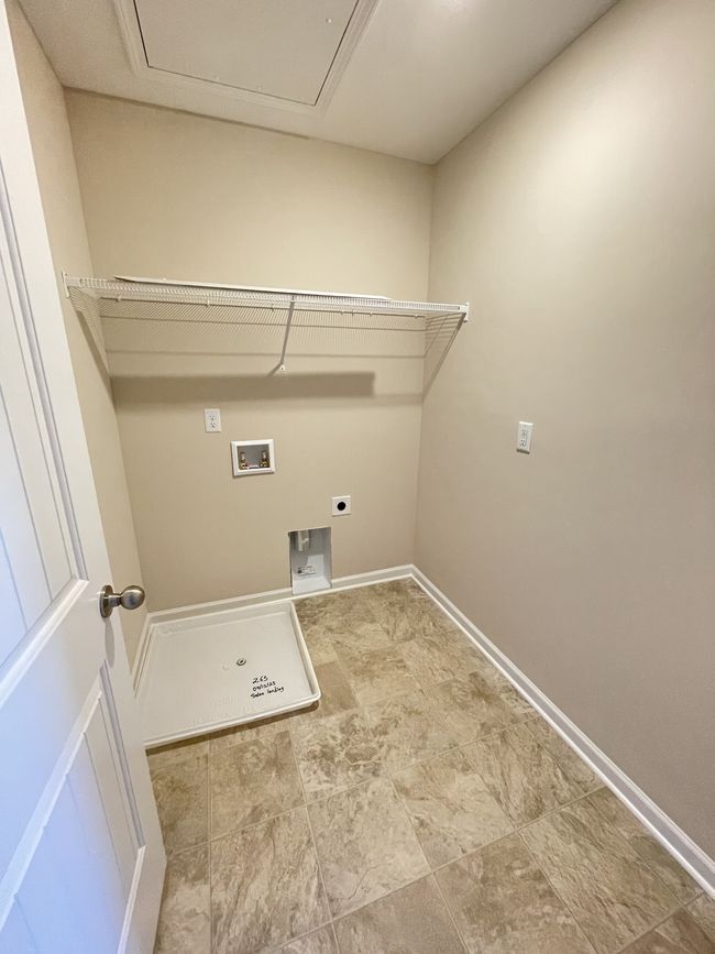 Laundry Room | Image 17