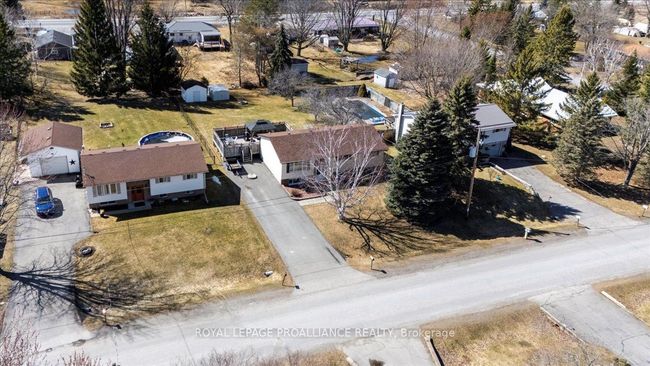 197 Chatterton Valley Cres, House other with 3 bedrooms, 2 bathrooms and 6 parking in Foxboro ON | Image 6