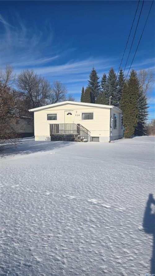 524 Boscurvis Avenue, Oxbow, SK, S0C2B0 | Card Image