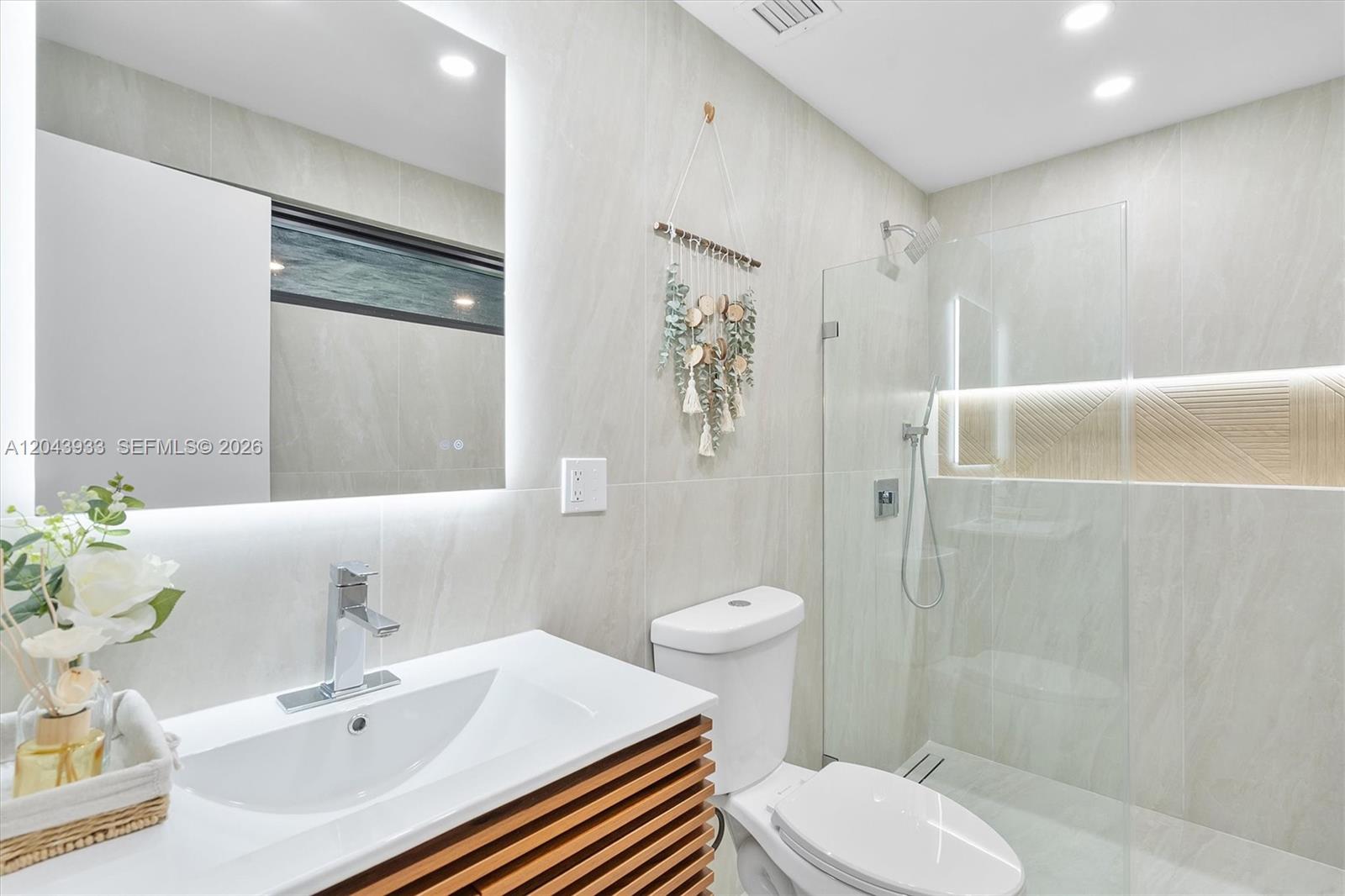 Residential Lease in Oakland Park