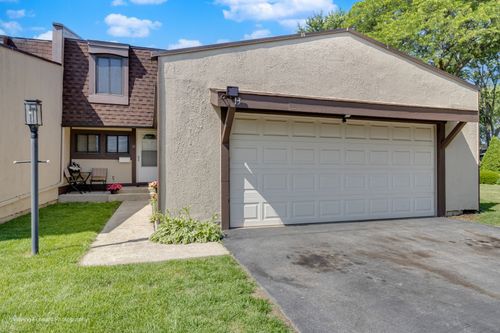 13 Sweetwood Ct, Indian Head Park, IL, 60525-4457 | Card Image