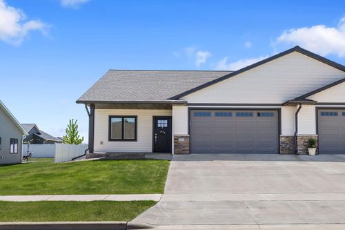 733 Crockett Dr, Holmen, WI, 54636 | Card Image