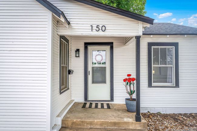 150 W Faust St, House other with 2 bedrooms, 3 bathrooms and null parking in New Braunfels TX | Image 10